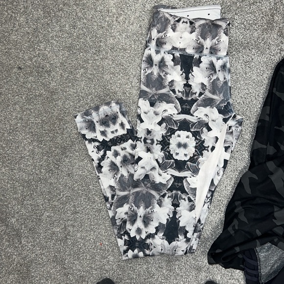 Leggings bundle! - Picture 2 of 4